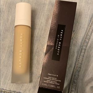 Fenty Foundation Pro Filt’r in 140